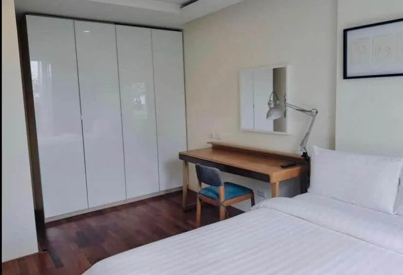 Property photos for Beverly 33