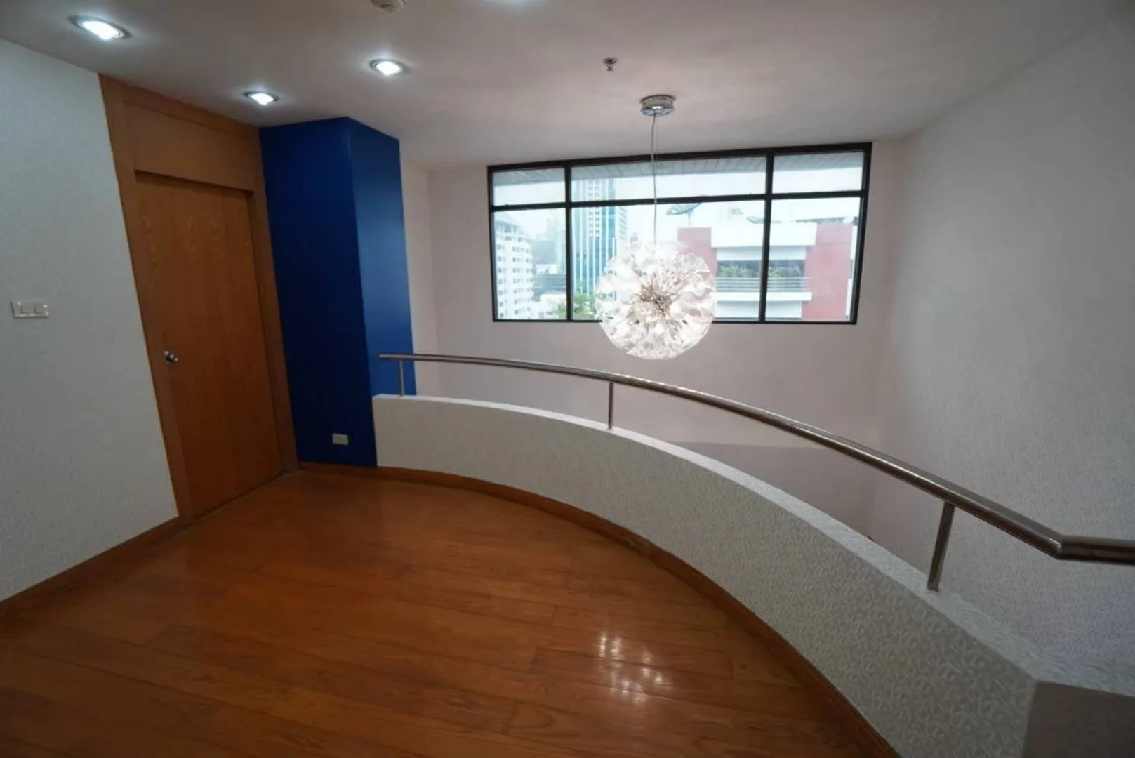 Property photos for The Royal Place 2