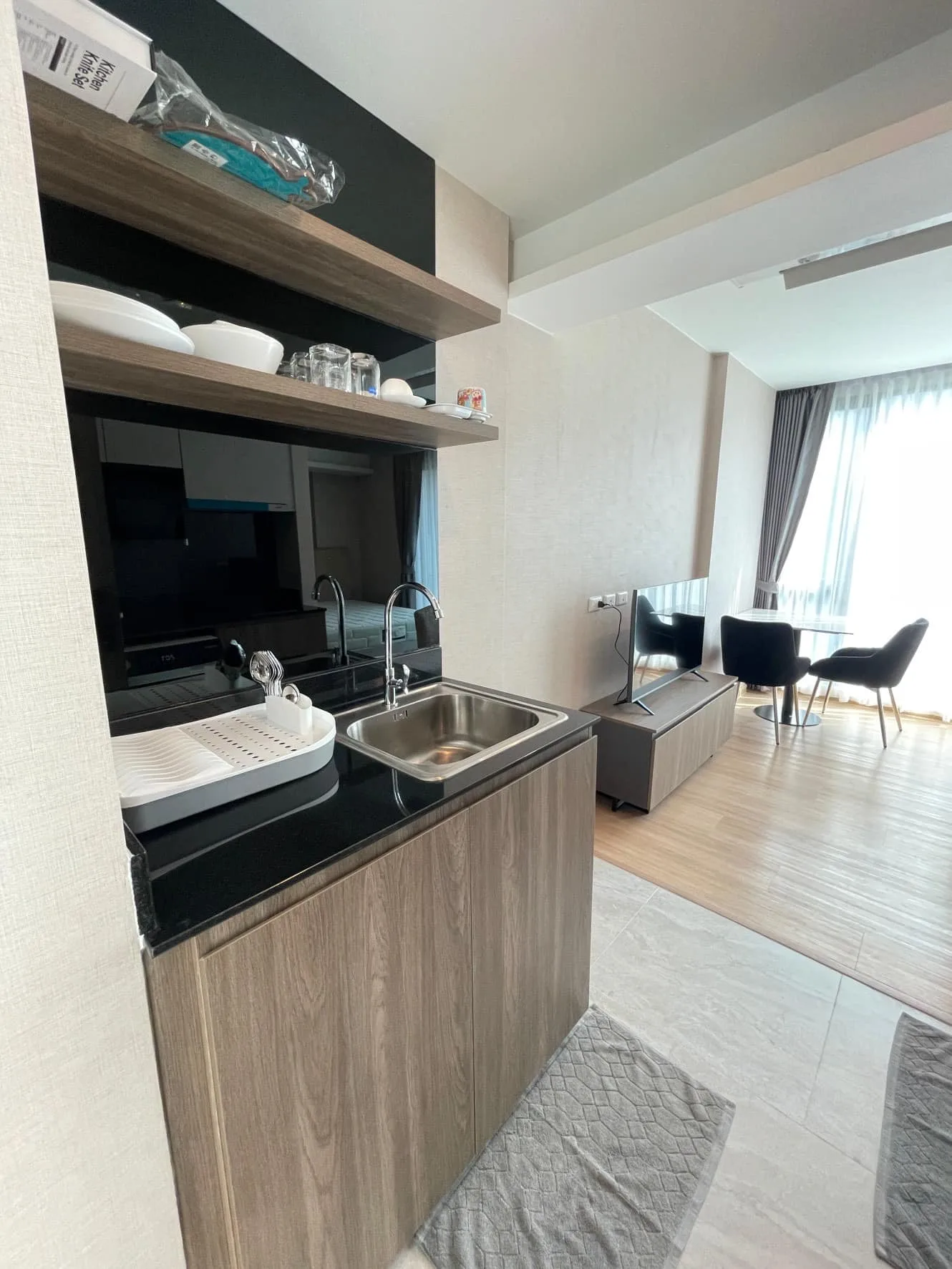 Property photos for Lloyd Soonvijai-thonglor