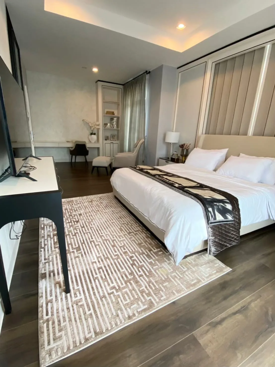 Property photos for Nantawan Ramintra-Paholyothin 50