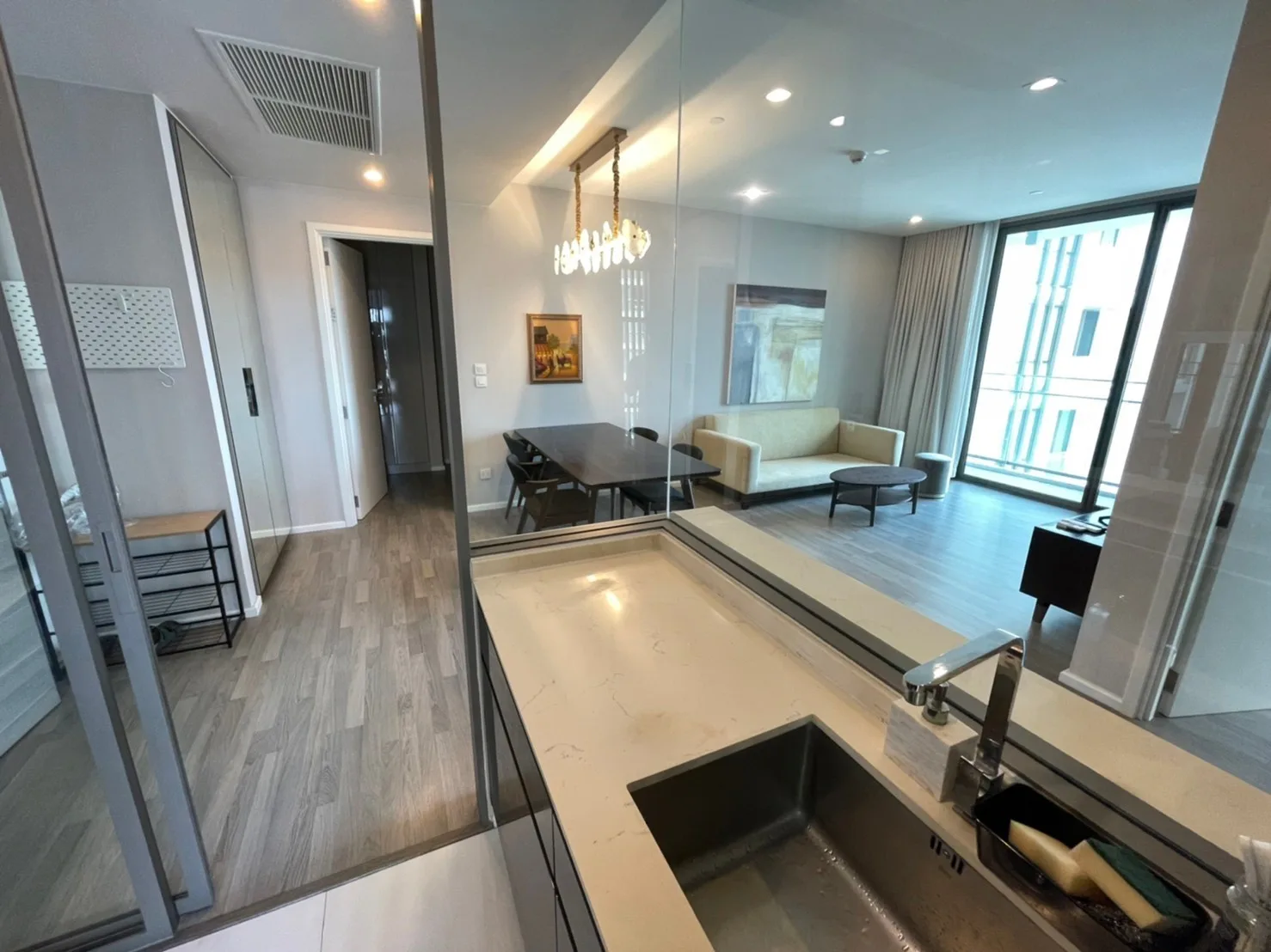 Property photos for The Room Sukhumvit 69