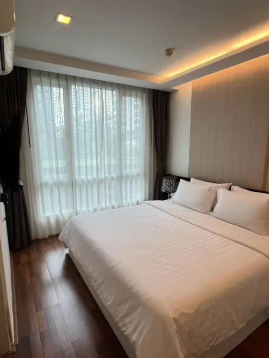 Property photos for Beverly 33