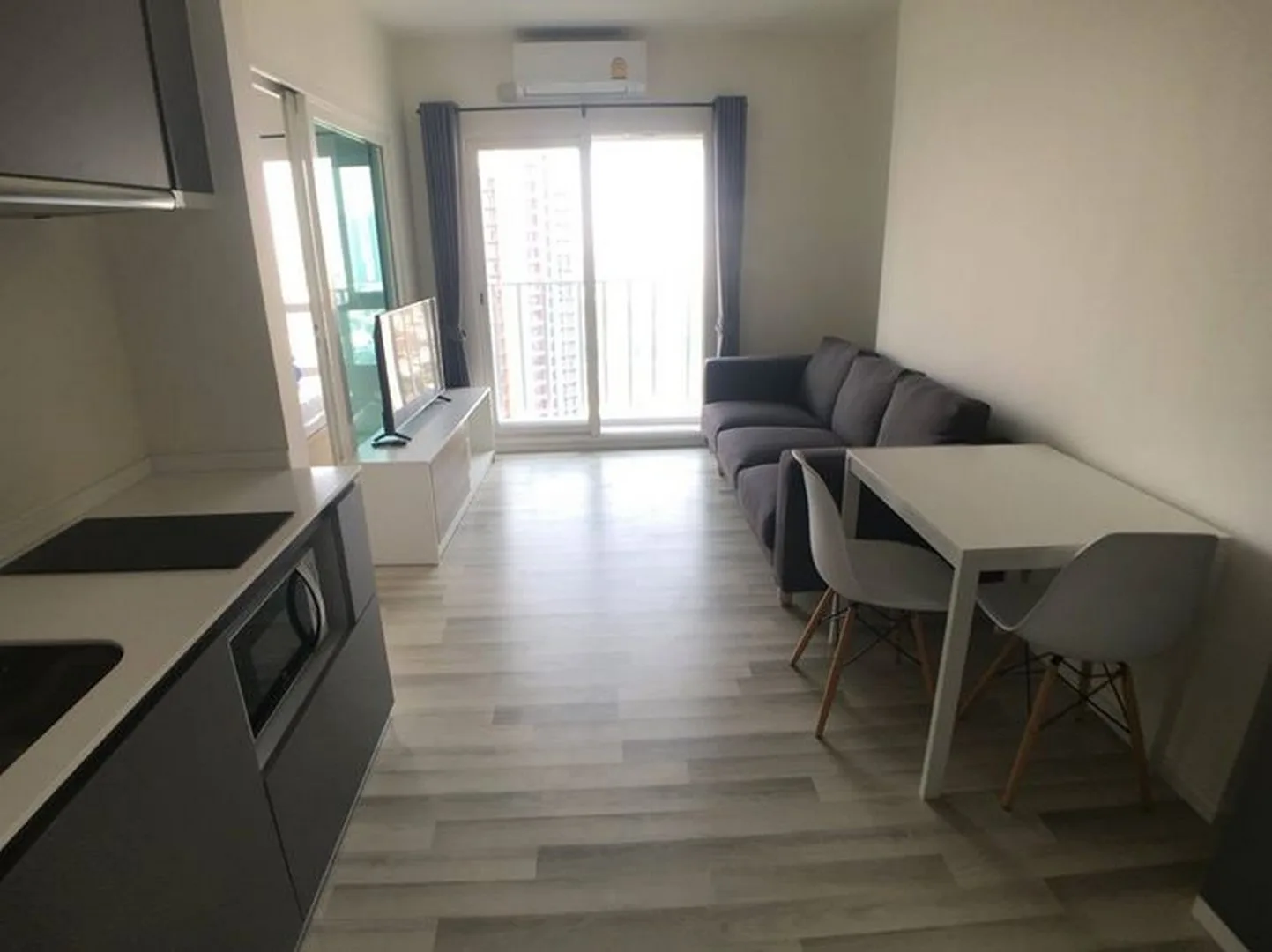Property photos for The Key Sathorn - Charoenraj