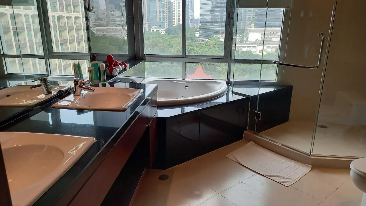 Property photos for Royal Residence Park