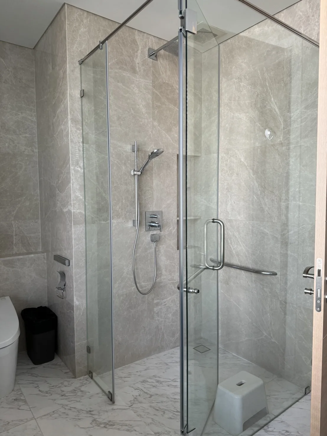 Property photos for Sindhorn Residence