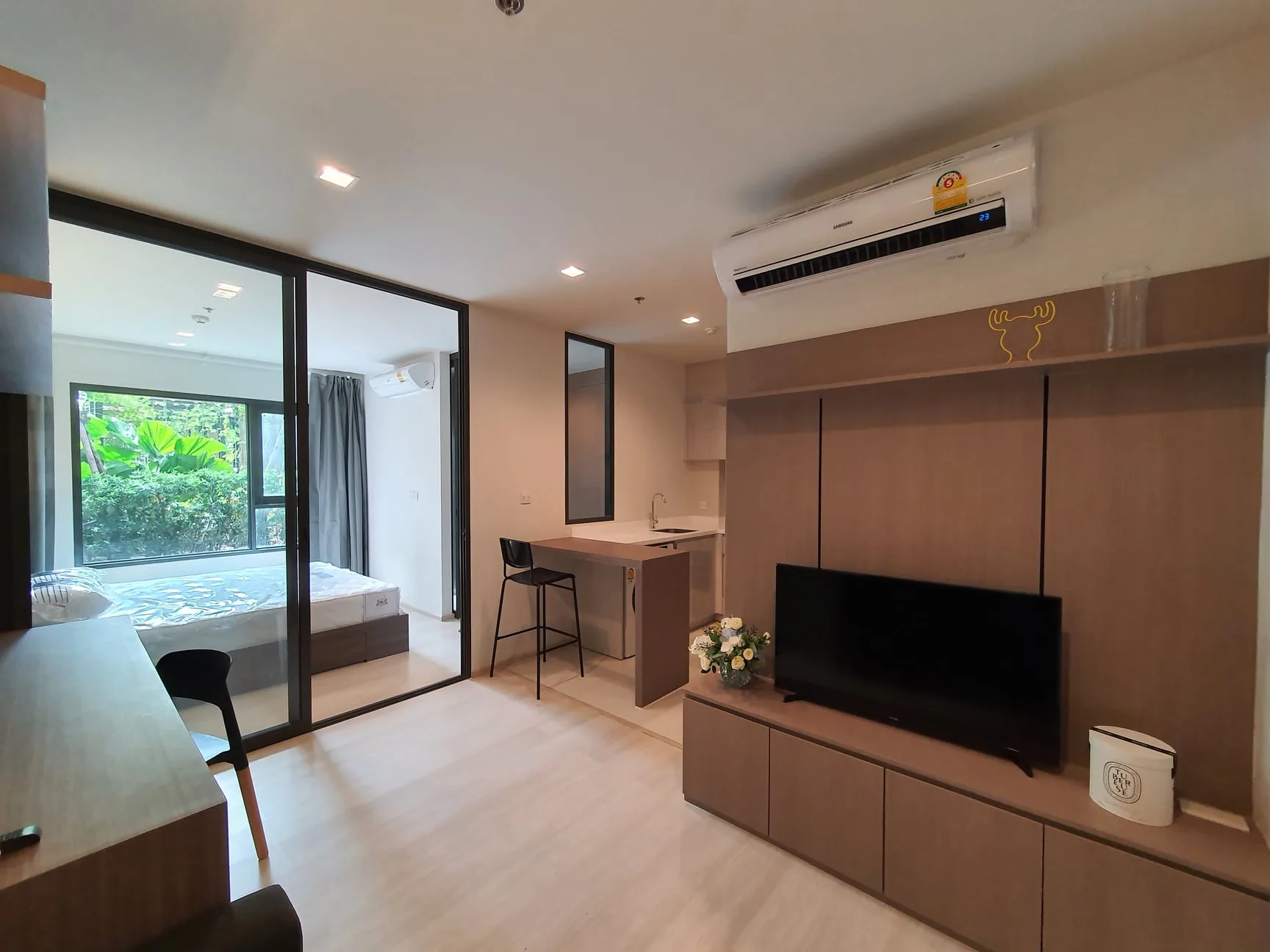 Property photos for Life One Wireless