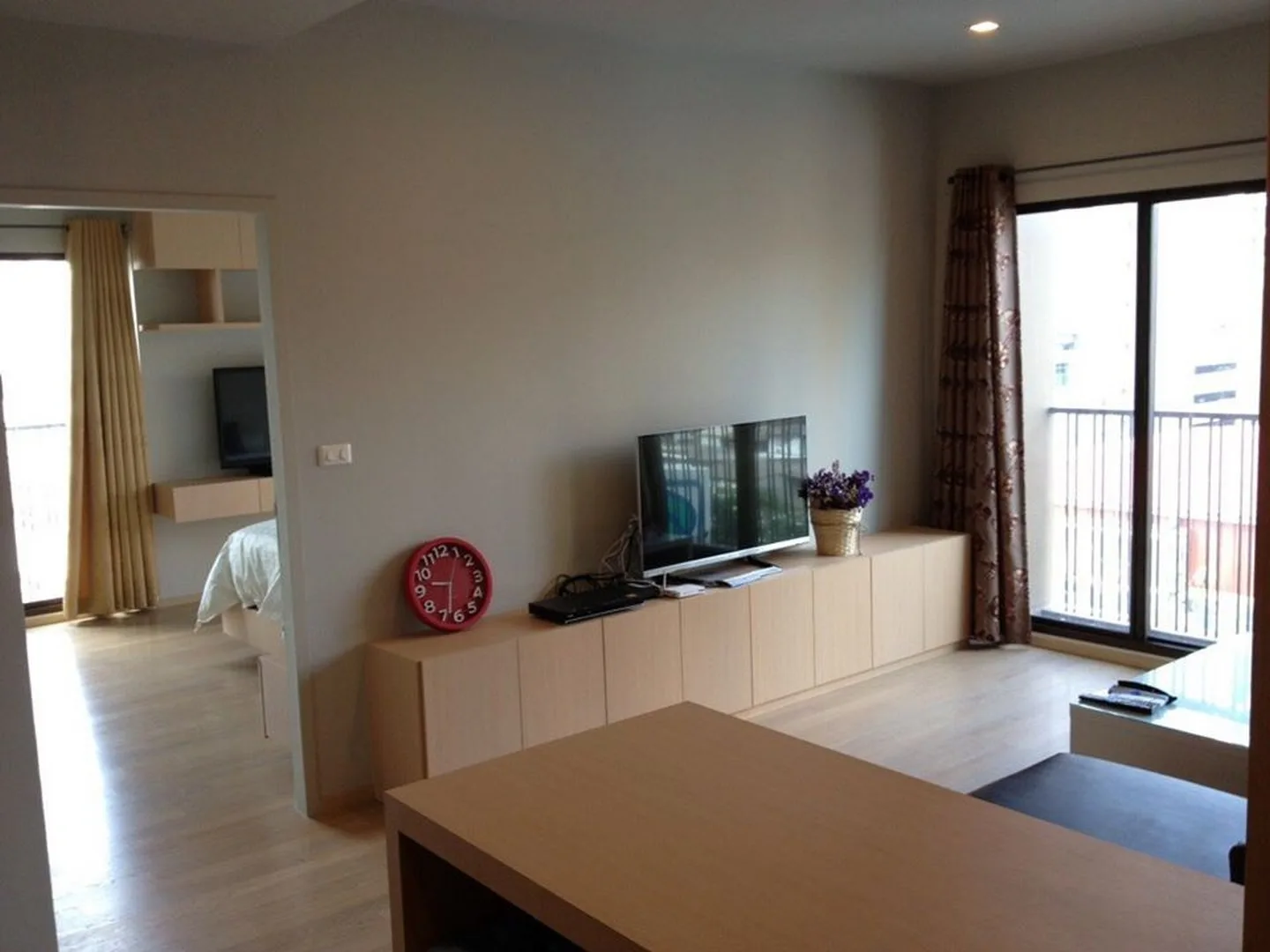 Property photos for Noble Refine