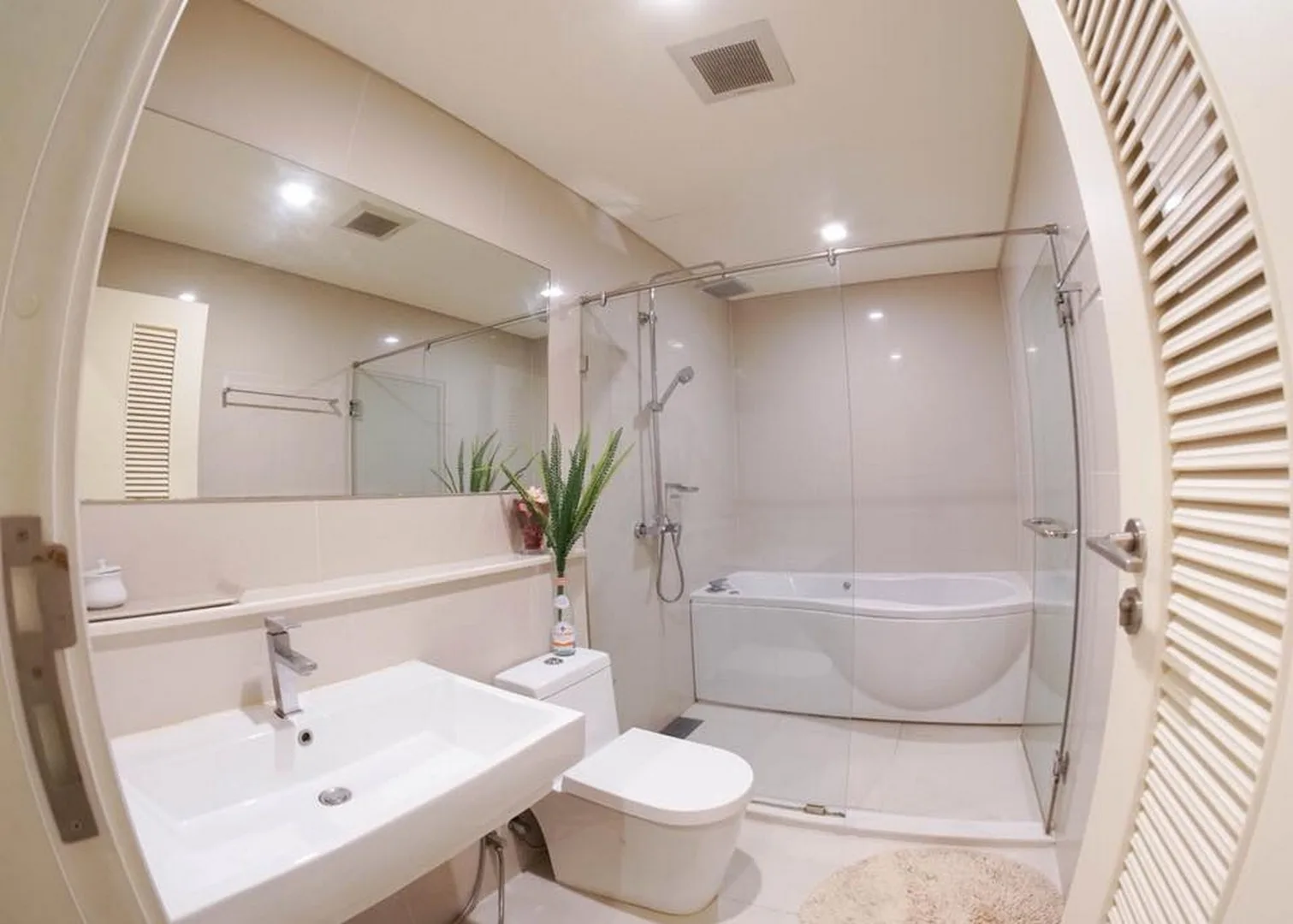 Property photos for Ivy Thonglor
