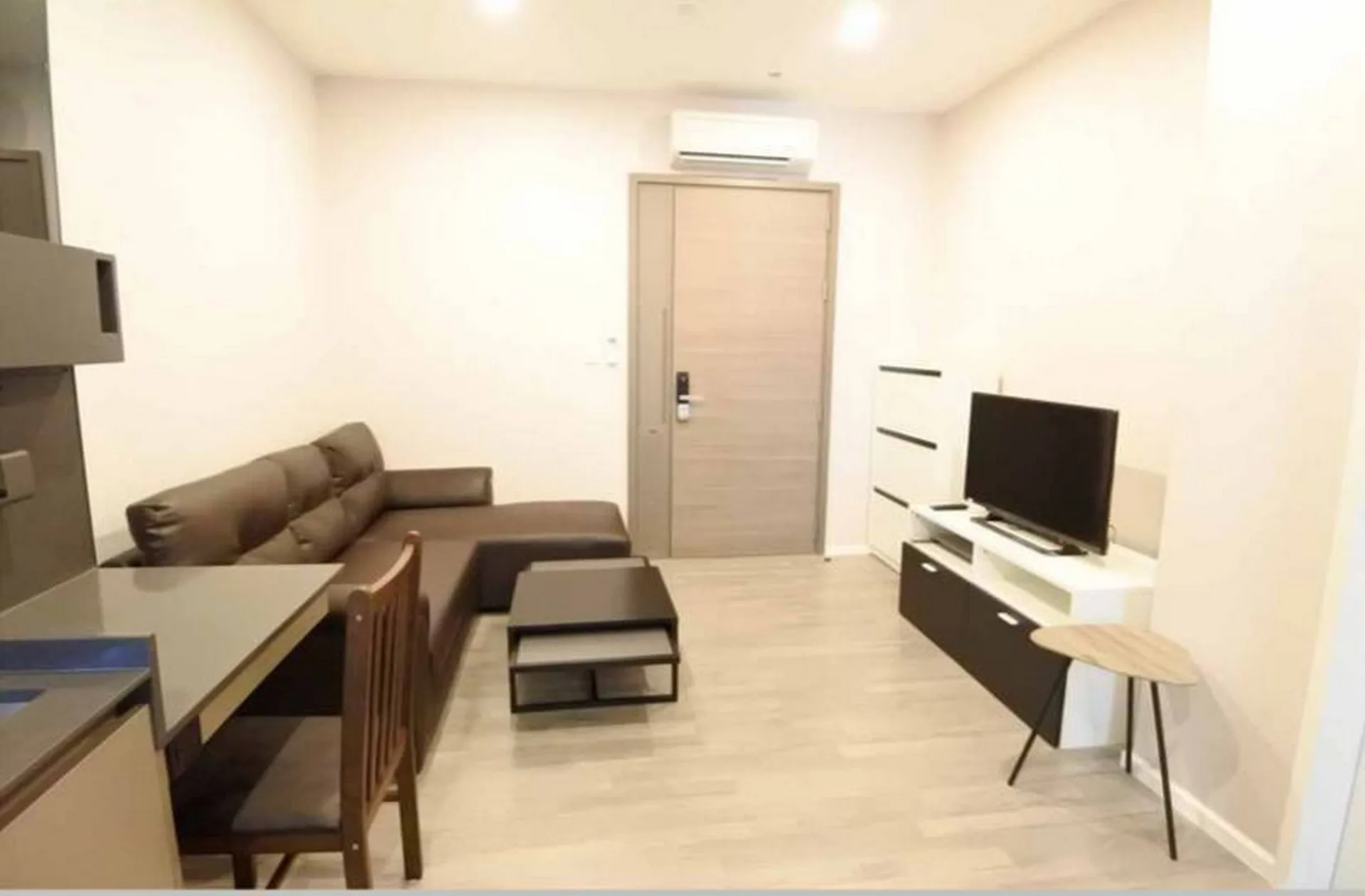 Property photos for The Room Sukhumvit 69