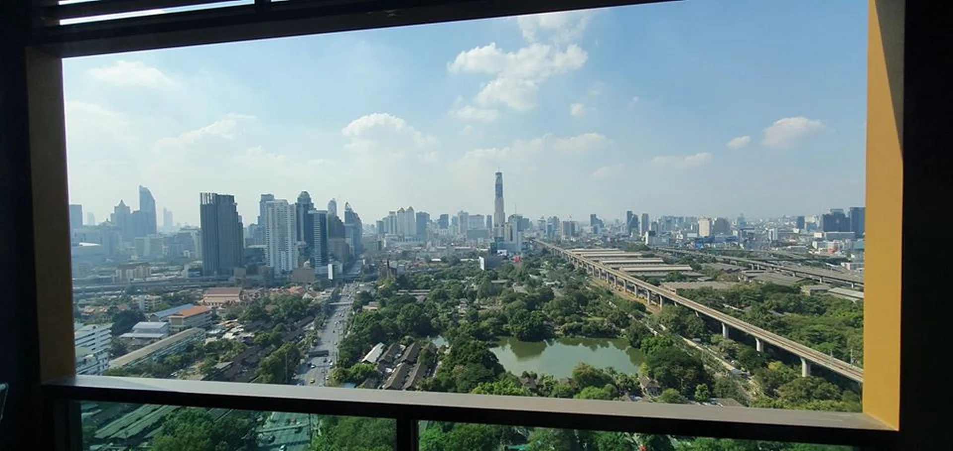 Property photos for Lumpini Suite Phetchaburi - Makkasan
