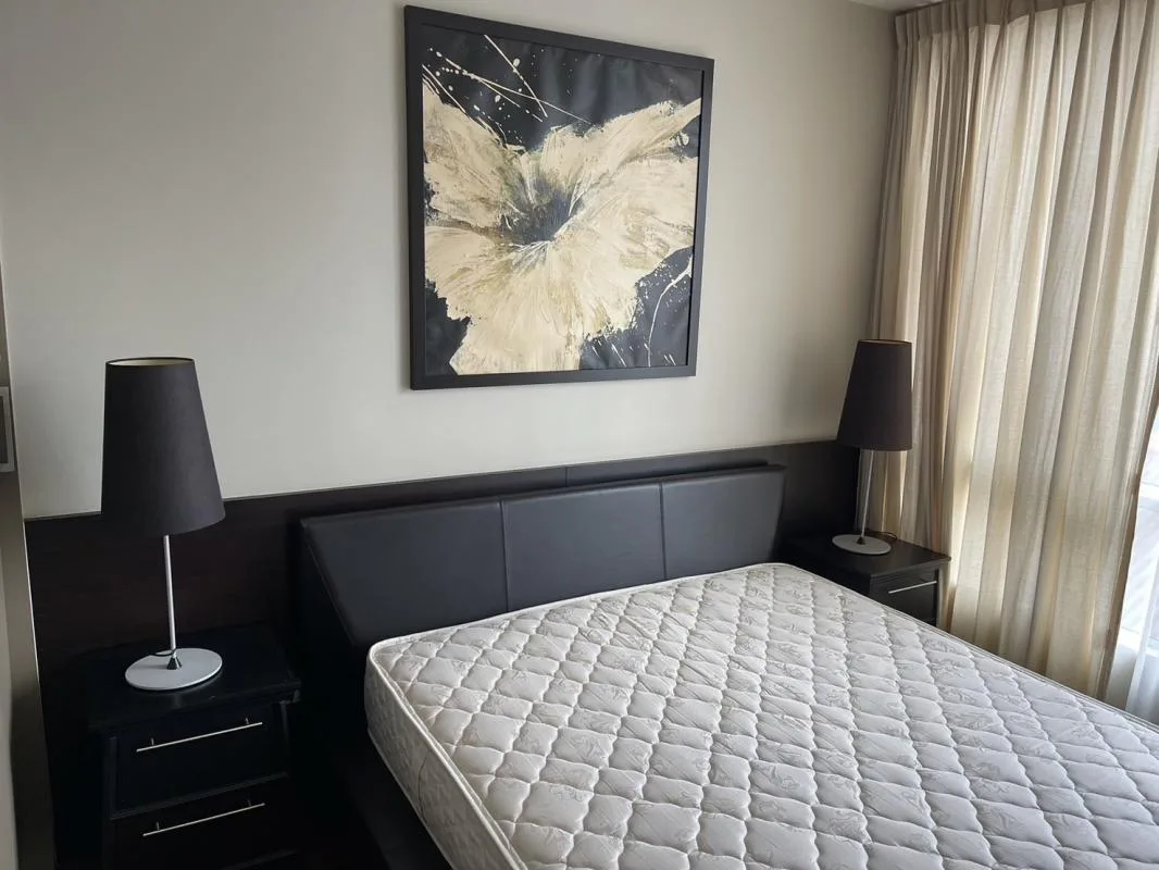 Property photos for Siri On 8