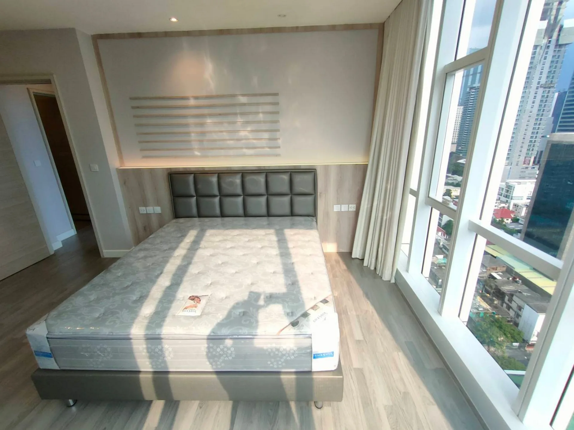 Property photos for The room Sathorn - TanonPun