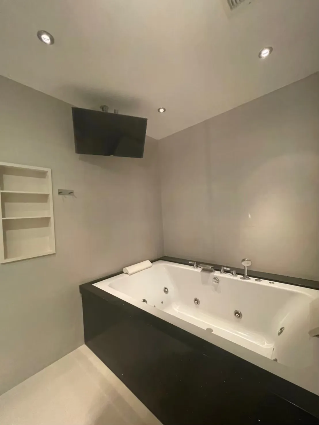 Property photos for Le Raffine Jambunuda Sukhumvit 31