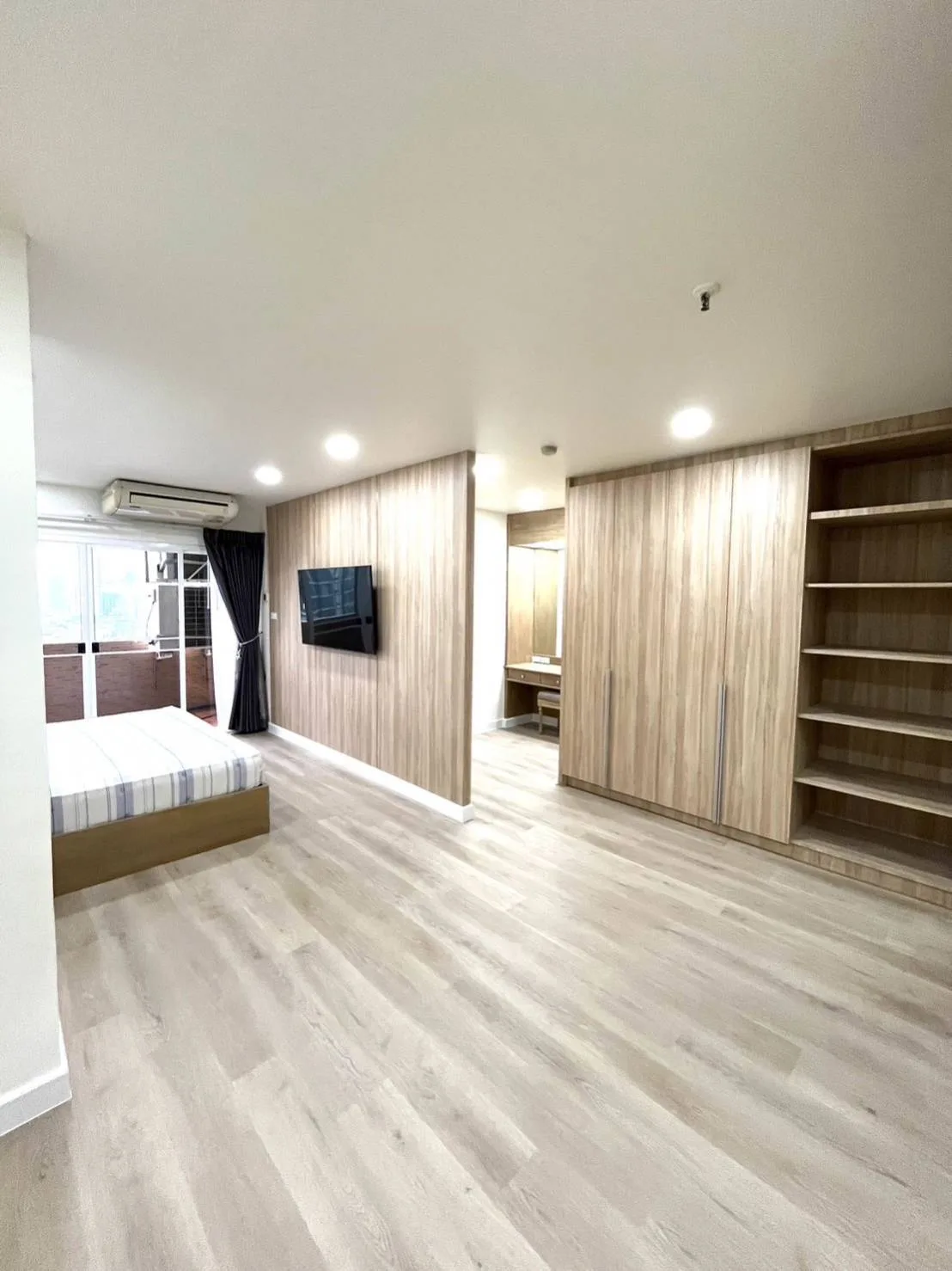 Property photos for Fifty Fifth Tower