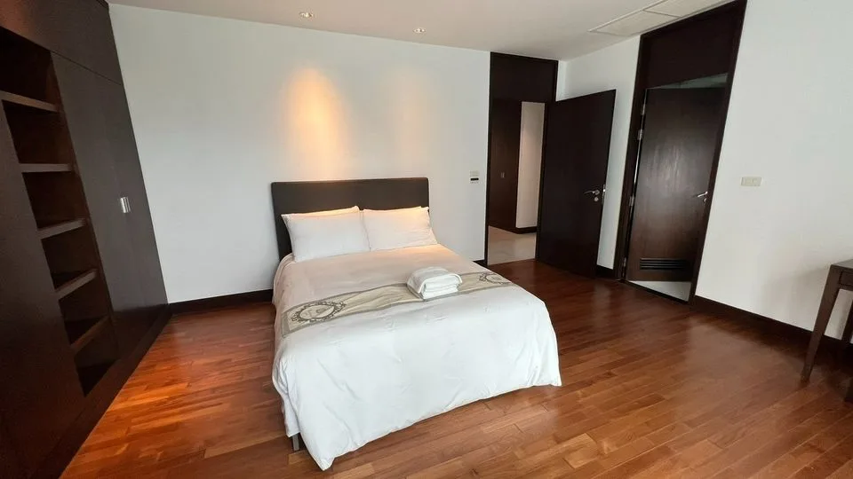 Property photos for Royal Residence Park