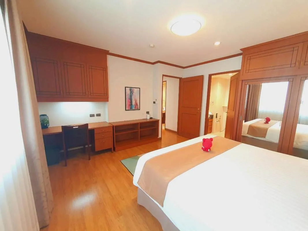 Property photos for Schloss @ Thonglor