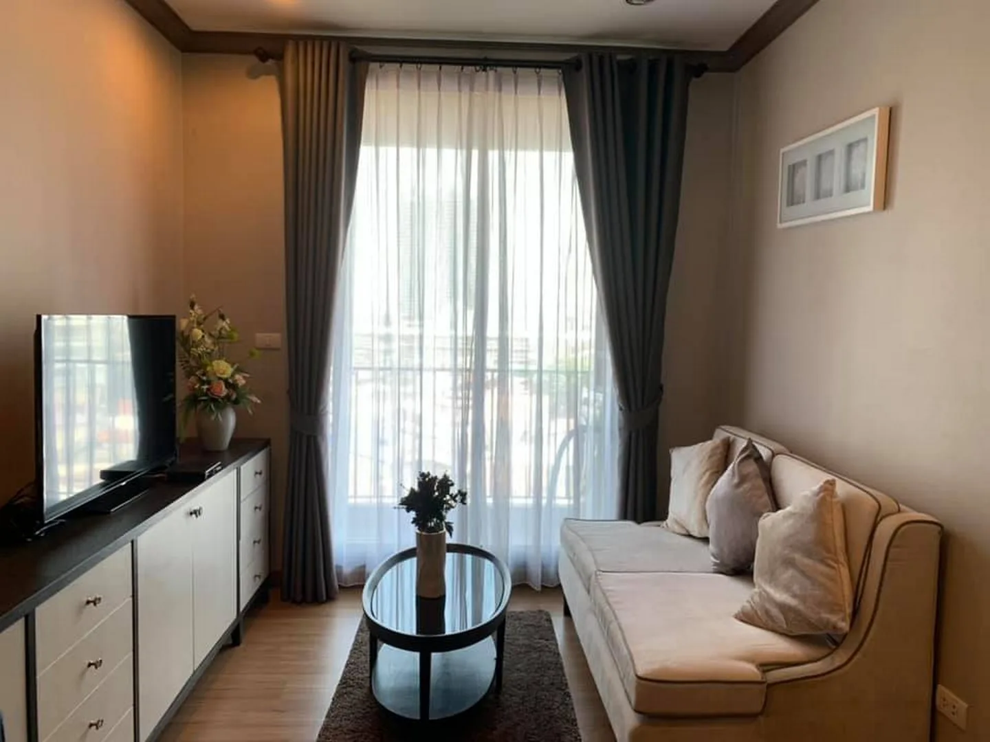 Property photos for The Reserve - Kasemsan 3