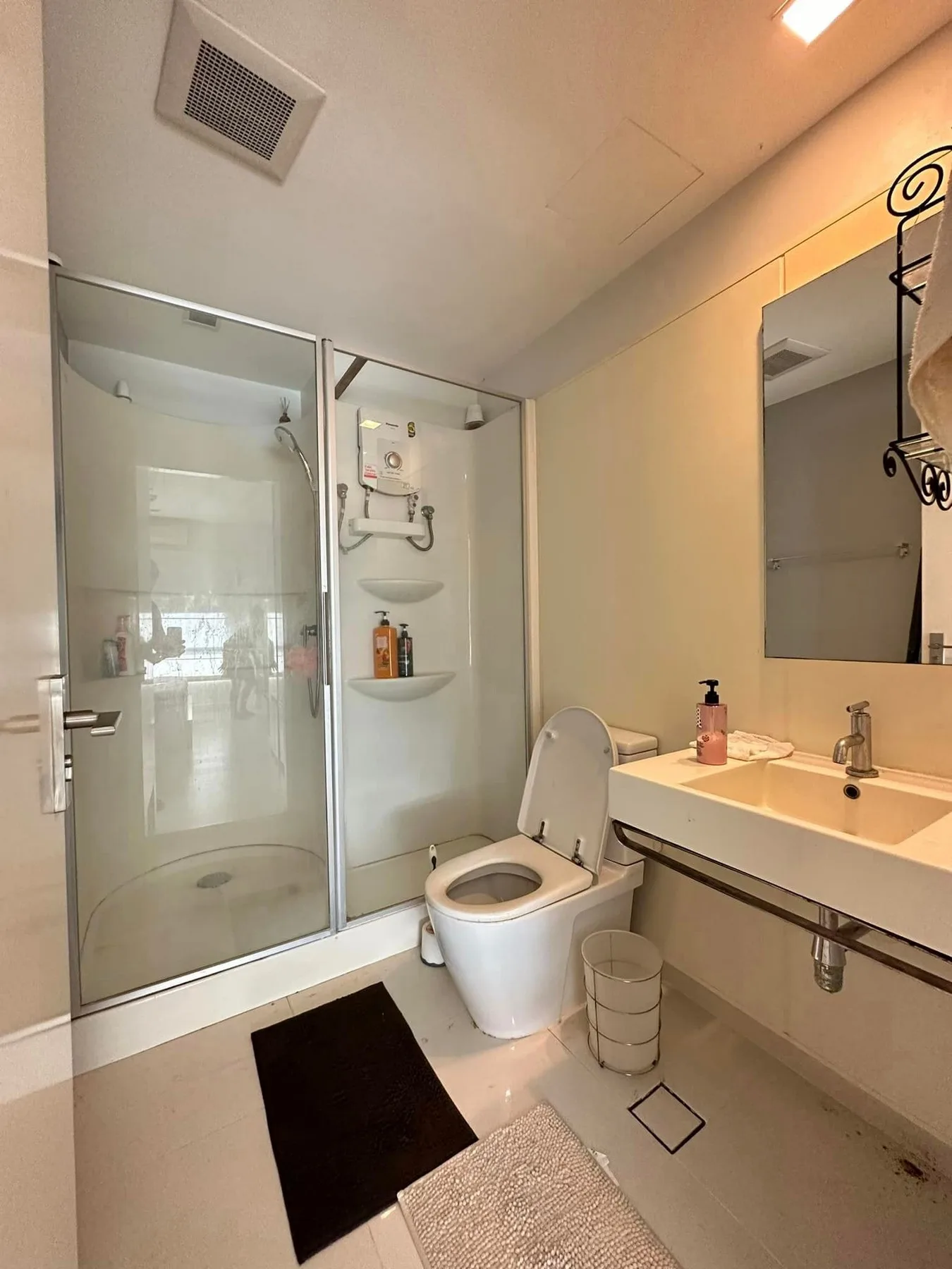 Property photos for The Room Ratchada - Ladprao