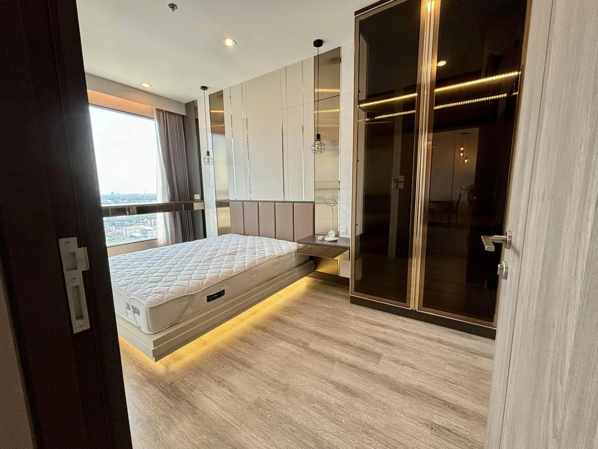 Property photos for IDEO Mobi Sukhumvit 66
