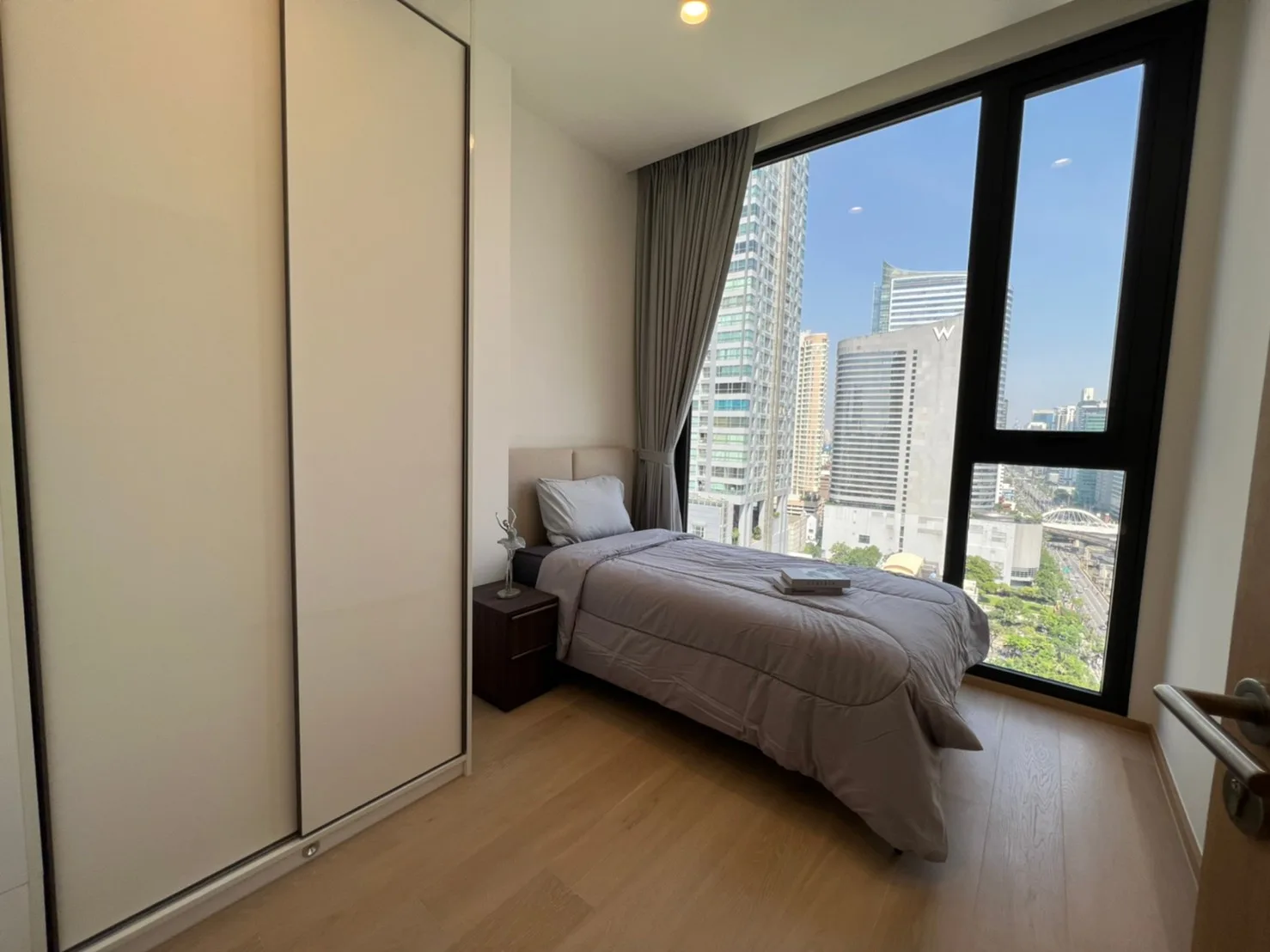 Property photos for Anil Sathorn 12