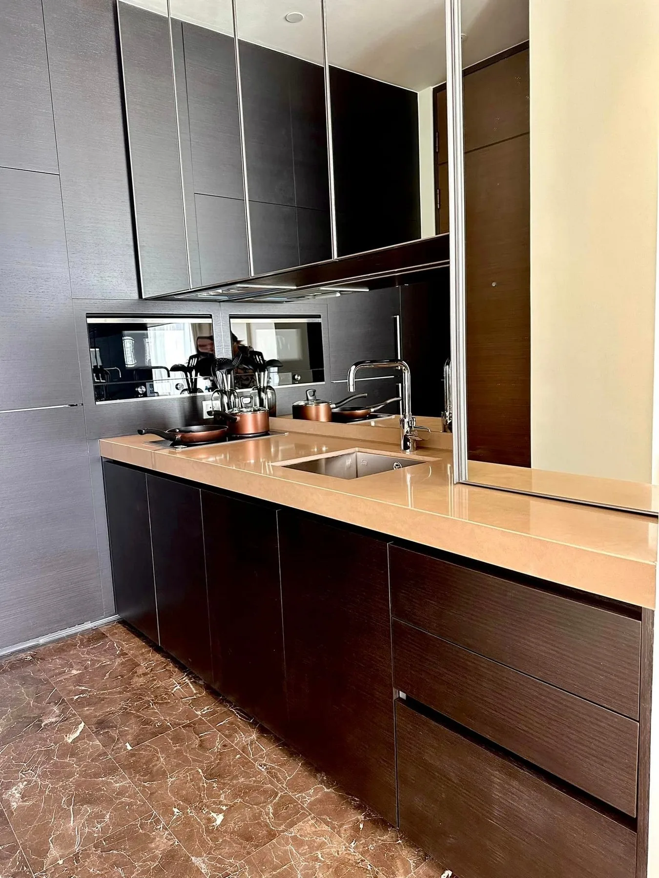 Property photos for 28 Chidlom