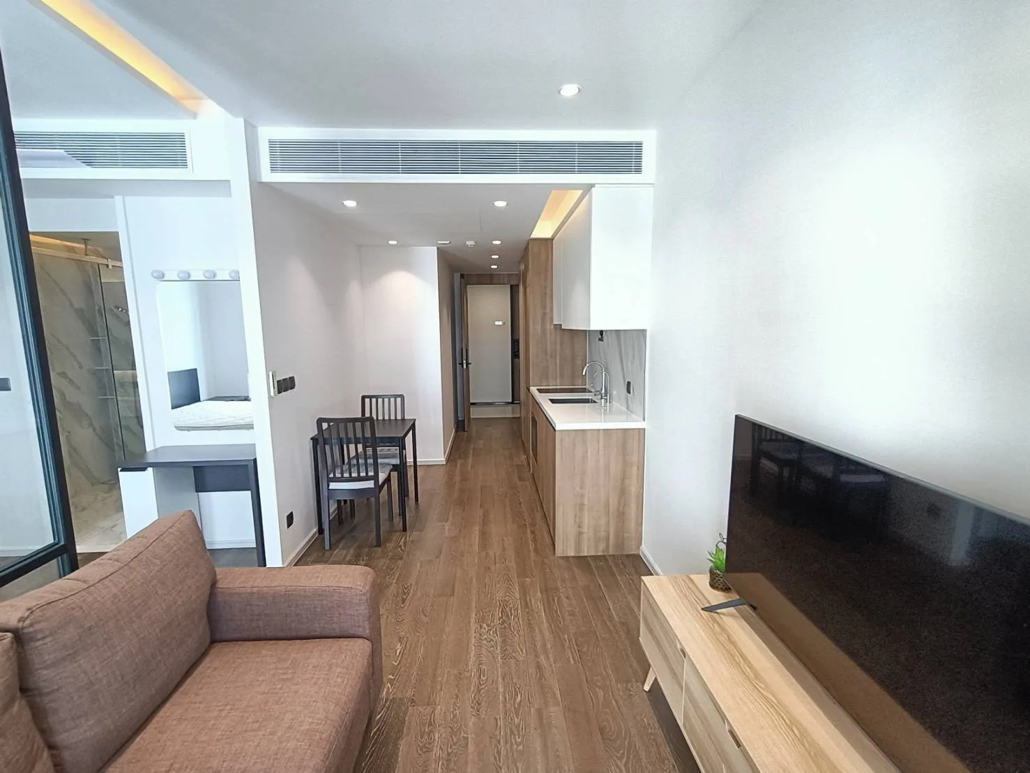 Property photos for MUNIQ Sukhumvit 23