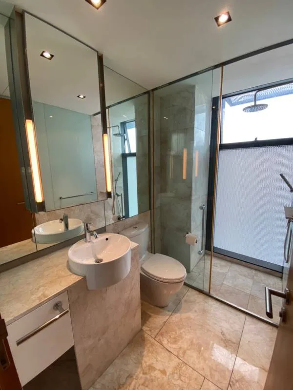 Property photos for The Met