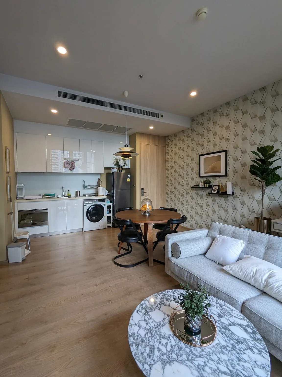 Property photos for Noble BE19