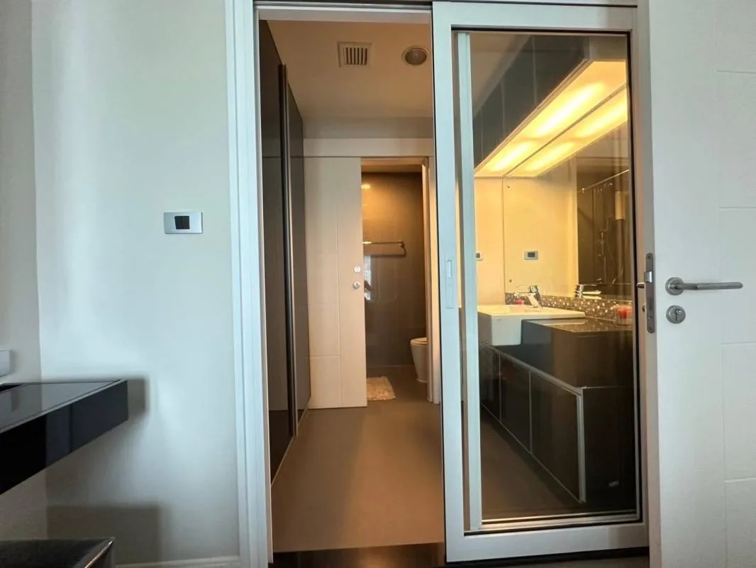 Property photos for The Crest Sukhumvit 34