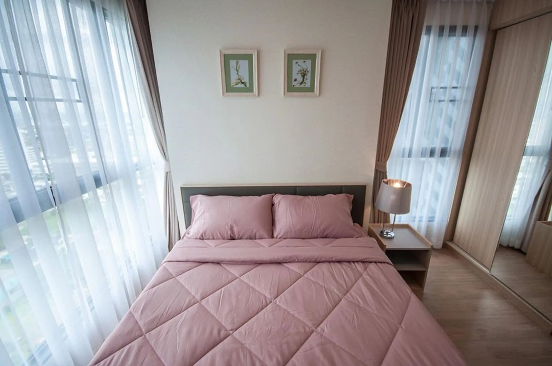 Property photos for IDEO O2