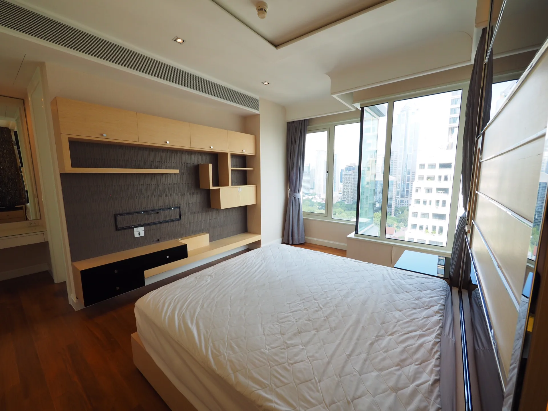 Property photos for Q Langsuan