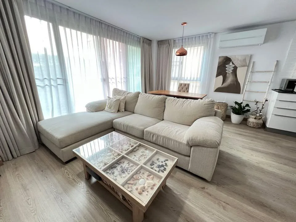 Property photos for The Clover Thonglor