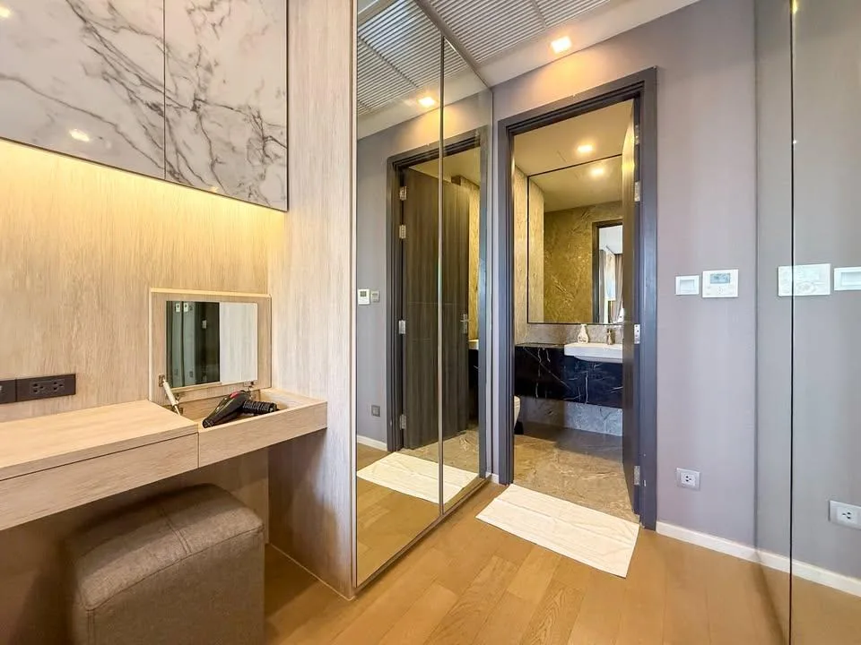 Property photos for Ashton Asoke