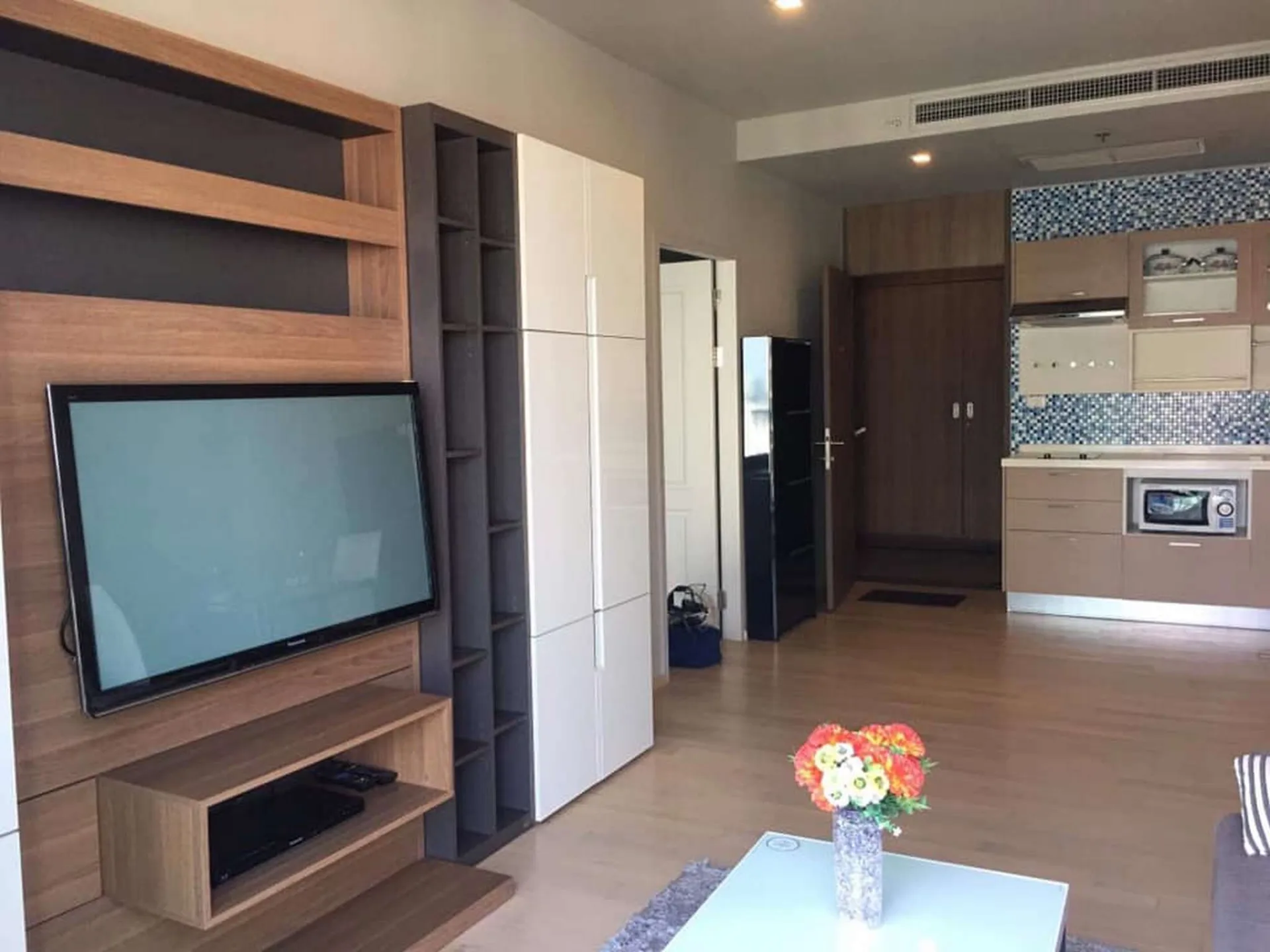 Property photos for Noble Refine