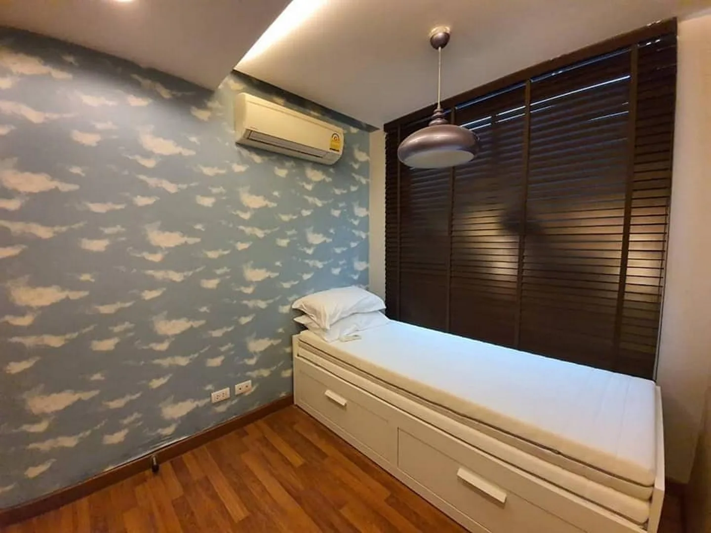 Property photos for Zenith Place Sukhumvit 42