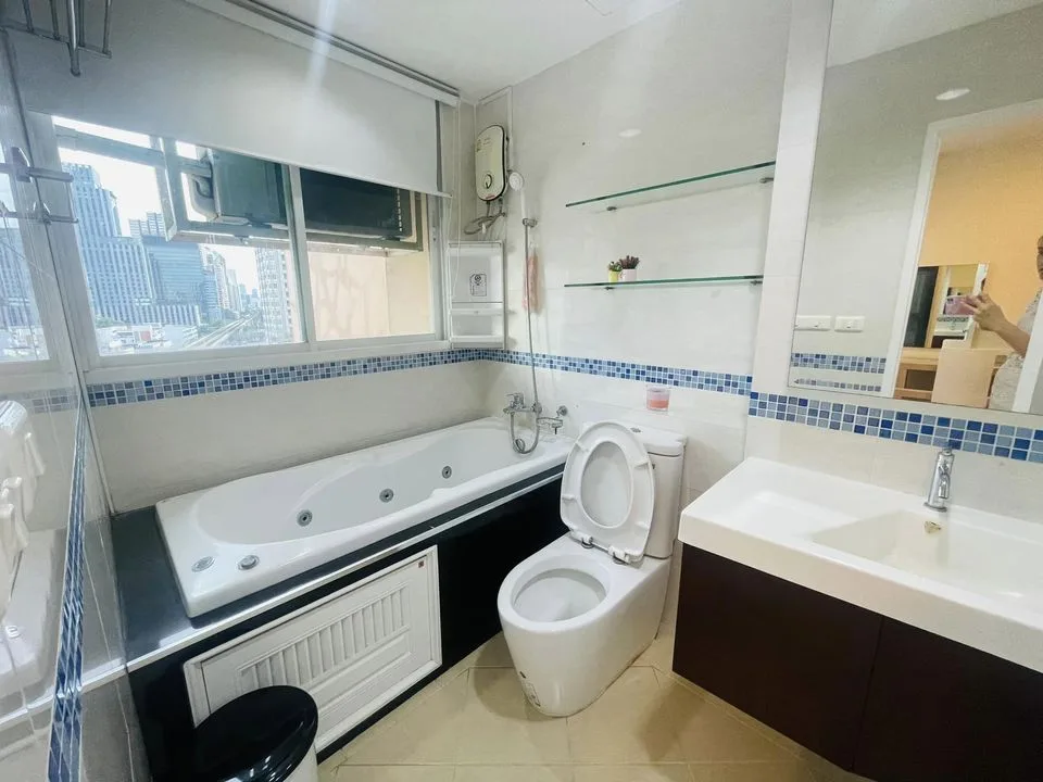 Property photos for Life @ Phahon - Ari