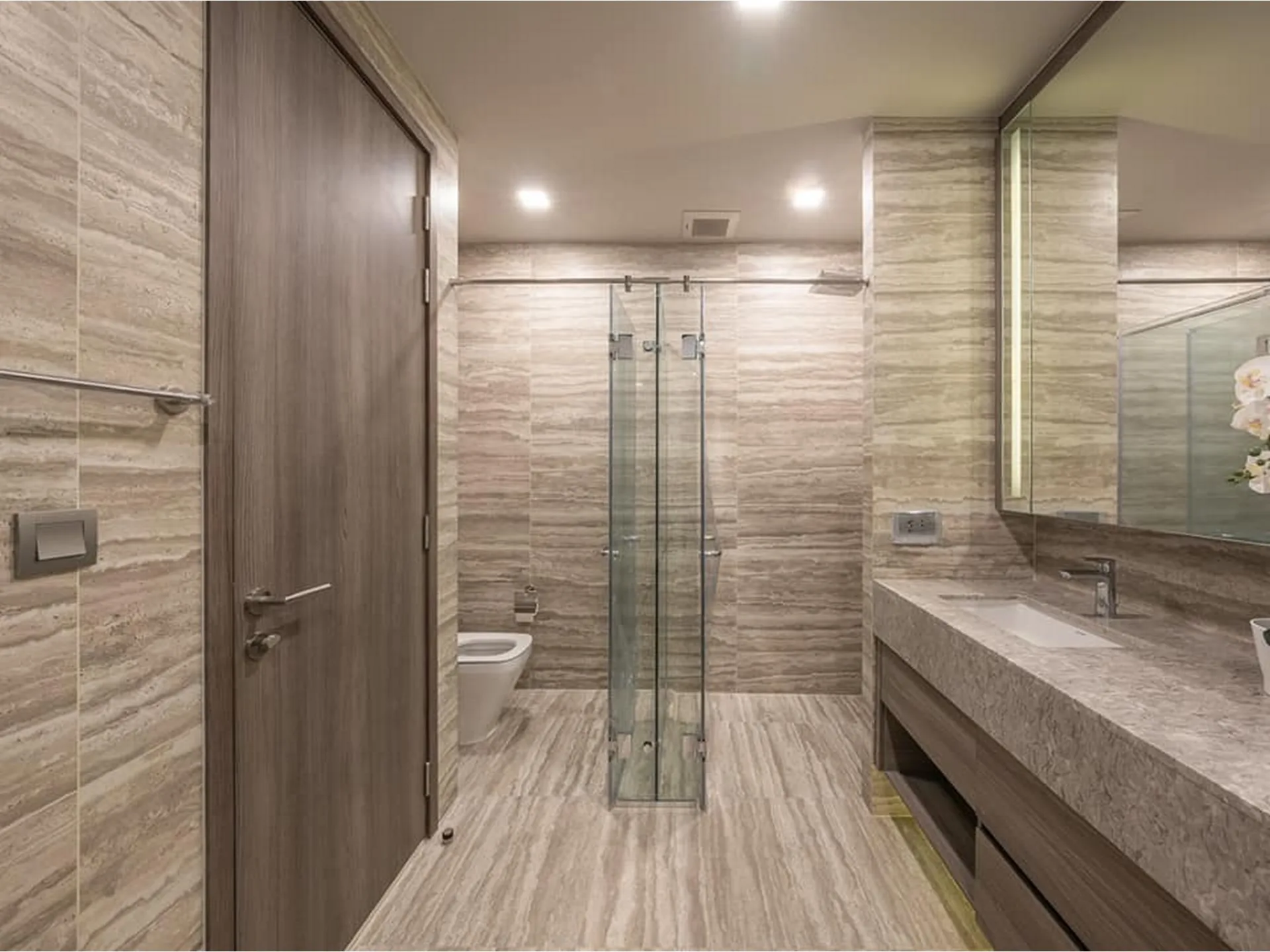 Property photos for Celes Asoke