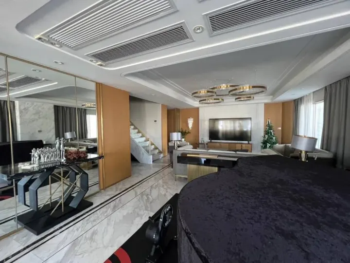 Property photos for Le Raffine Sukhumvit 24