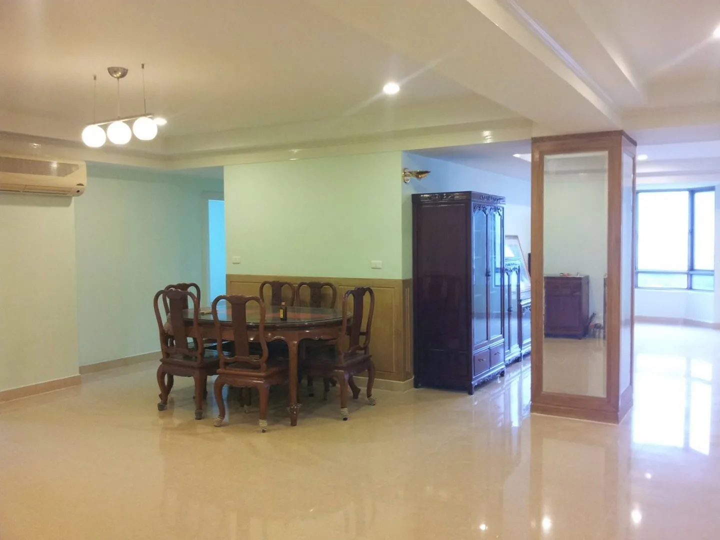 Property photos for Royal Castle