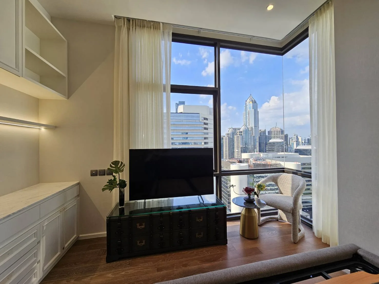 Property photos for Muniq Langsuan