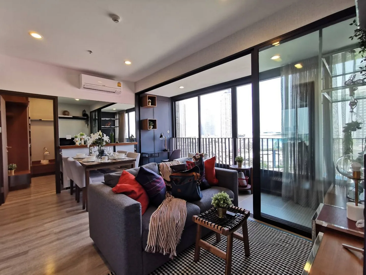 Property photos for Ideo Mobi Asoke