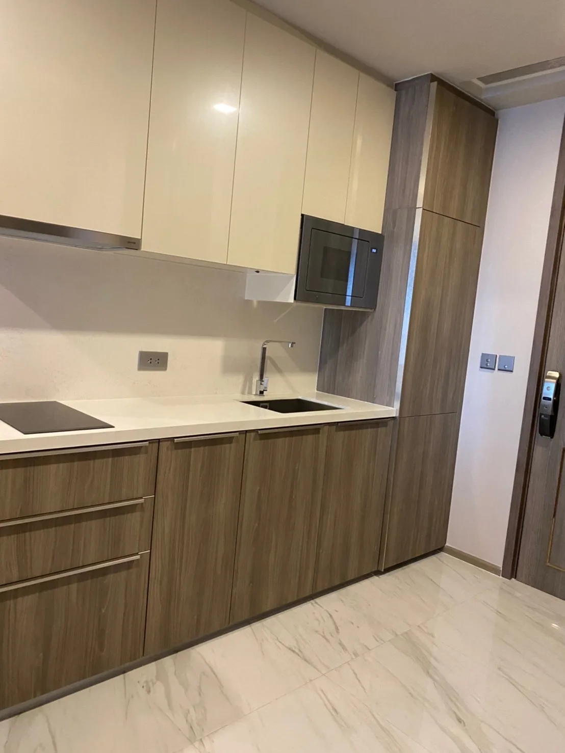 Property photos for Celes Asoke