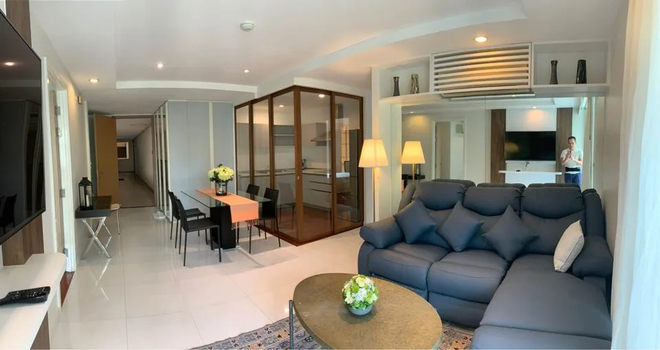Property photos for Siri On 8