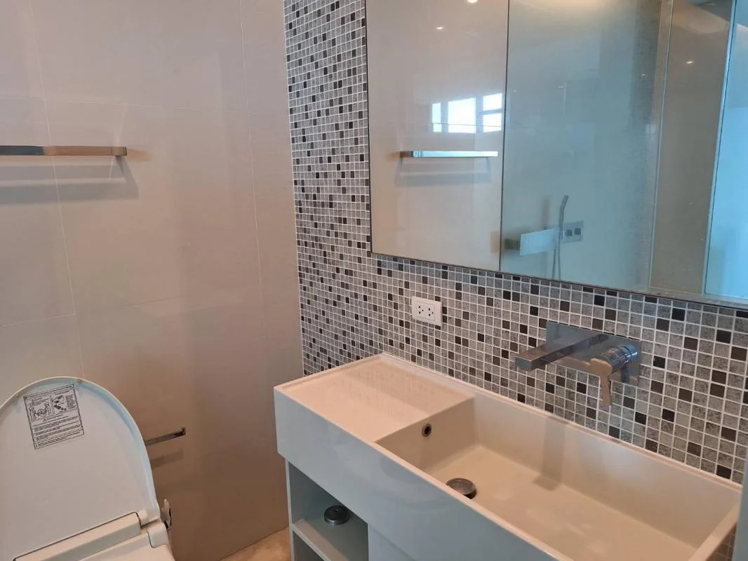 Property photos for The Room Sukhumvit 21
