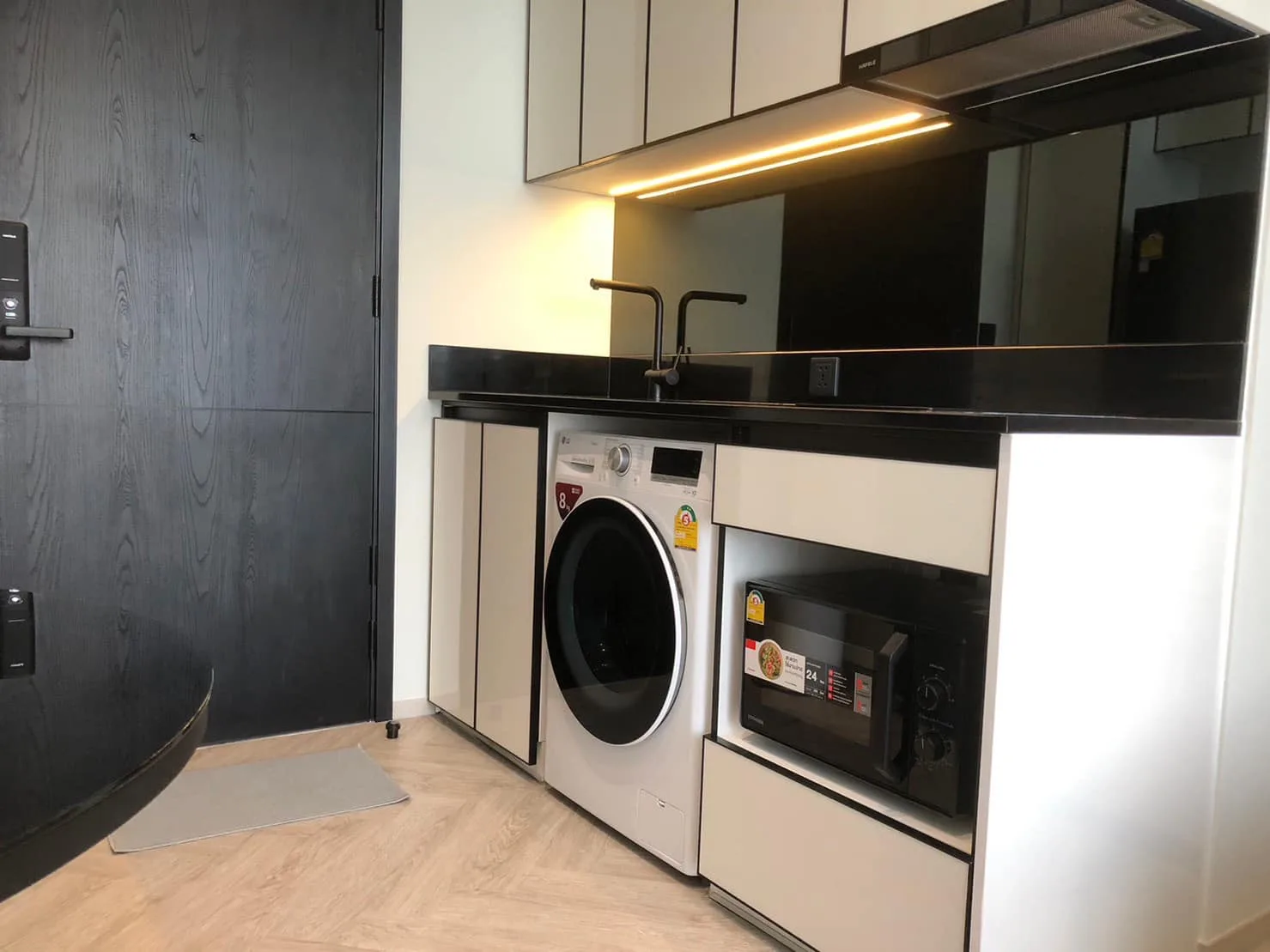 Property photos for Chapter Charoennakhorn-riverside