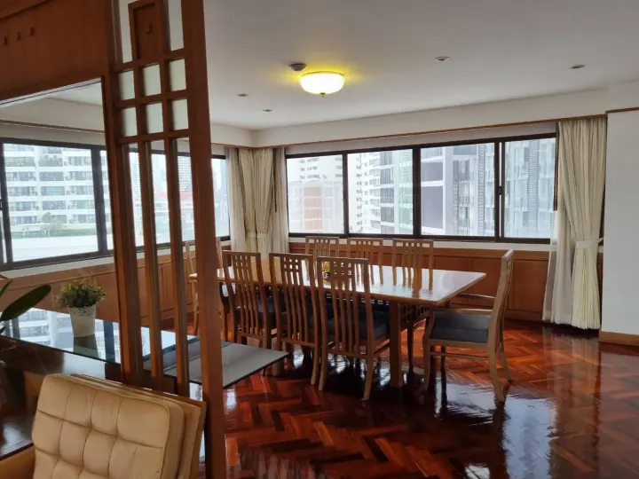 Property photos for Four Wings Mansion