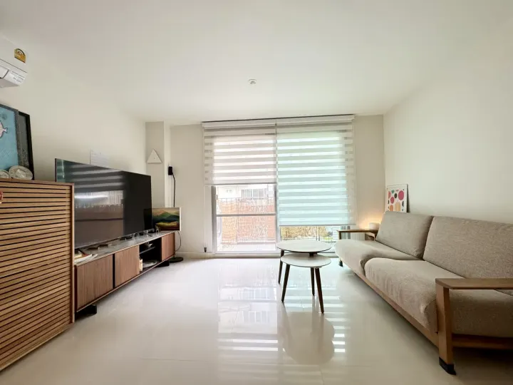 Property photos for The Clover Thonglor