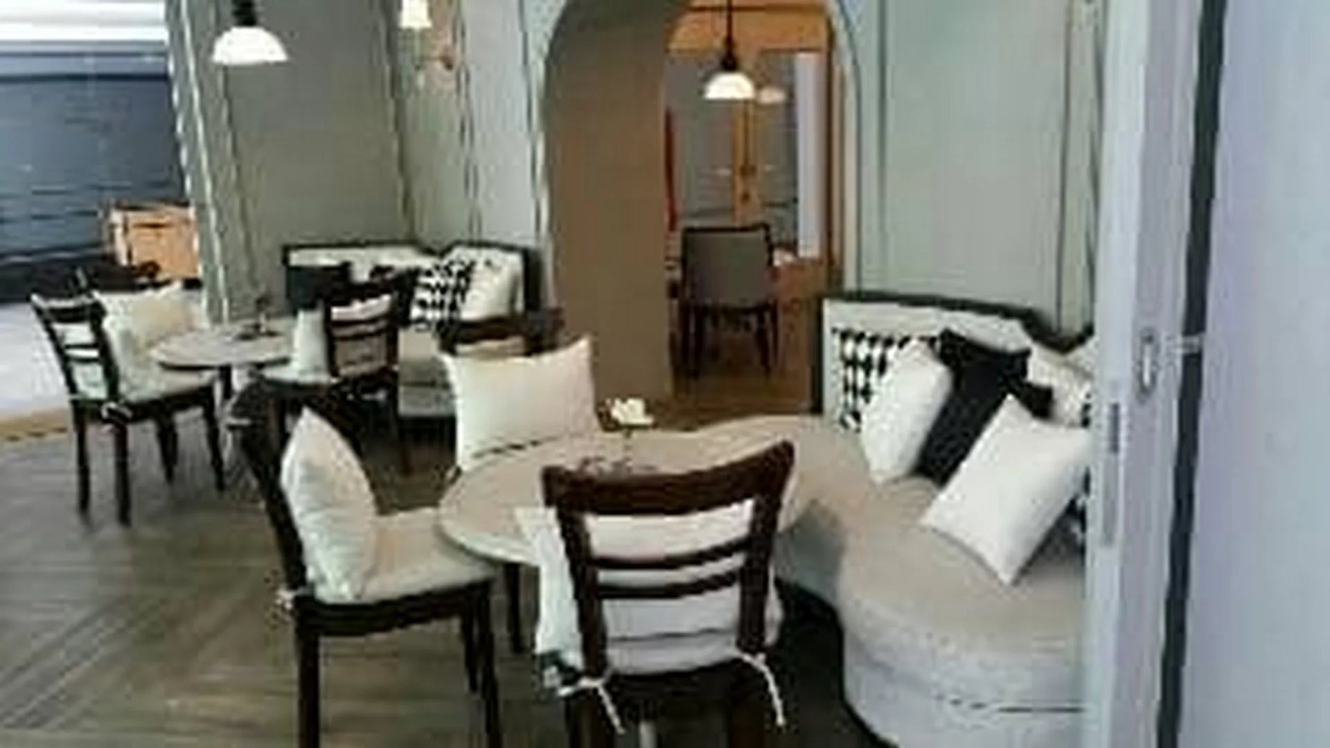 Property photos for The Reserve - Kasemsan 3