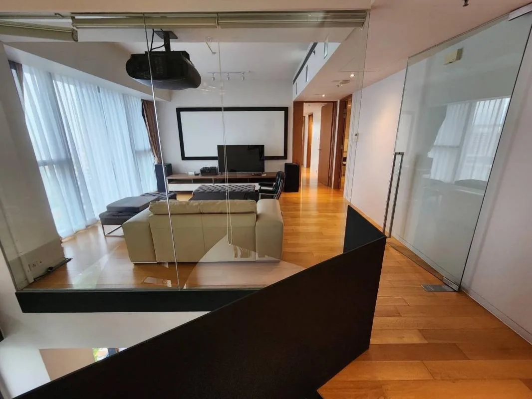 Property photos for The Met