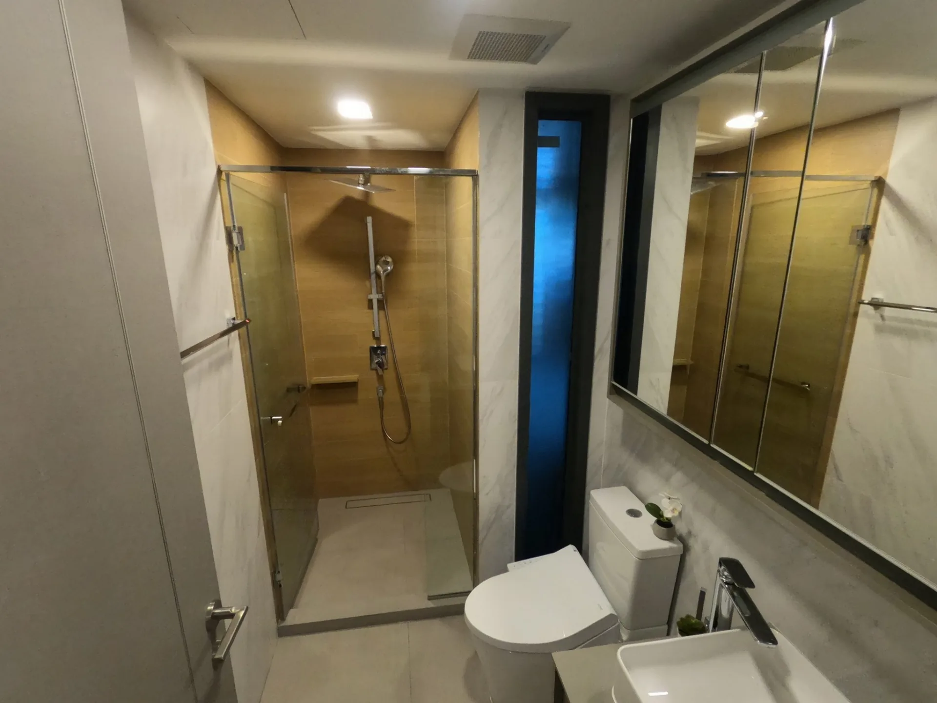 Property photos for Taka Haus Ekamai 12